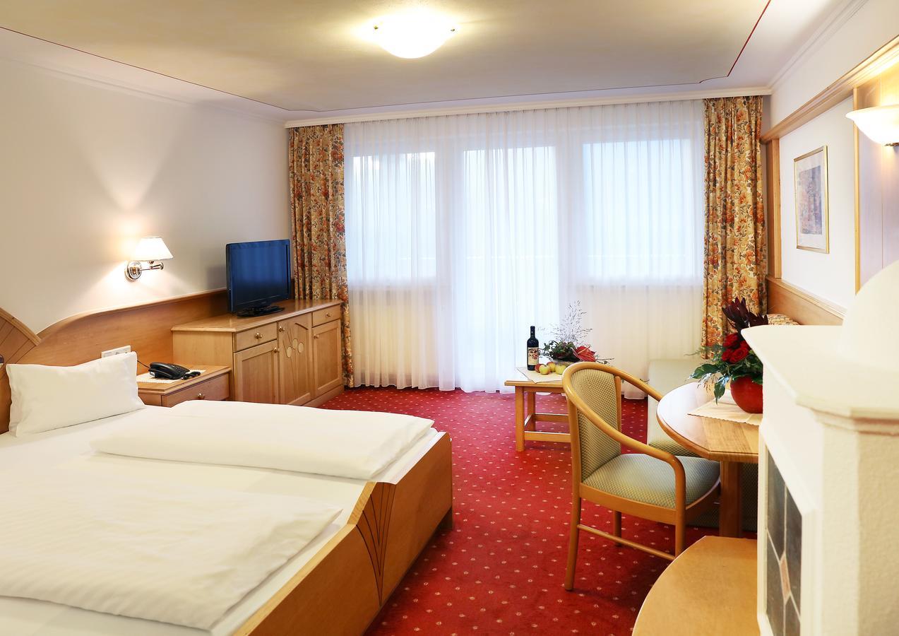 Hotel Maria Theresia Силандро Экстерьер фото